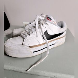 Nike Women's White and Black Sneakers